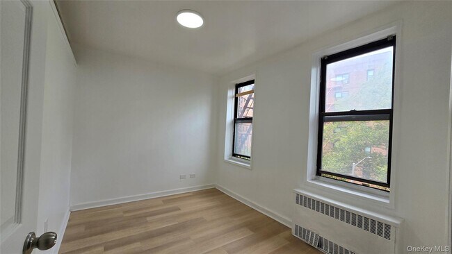 Building Photo - 141-60 84th Rd