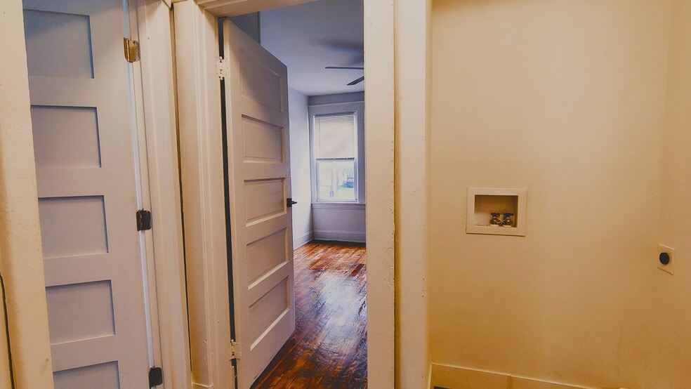 Building Photo - 2110 Howell St
