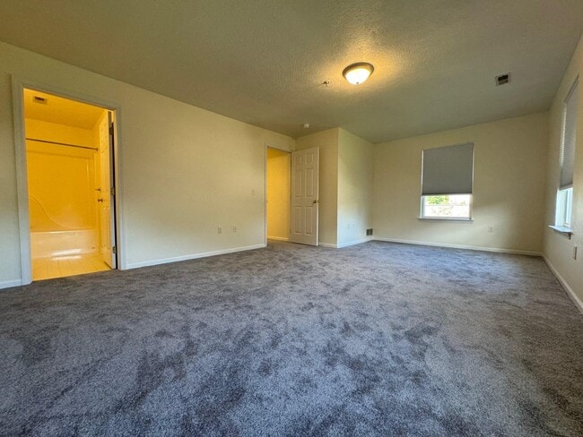 Building Photo - 1567 Weatherstone Dr