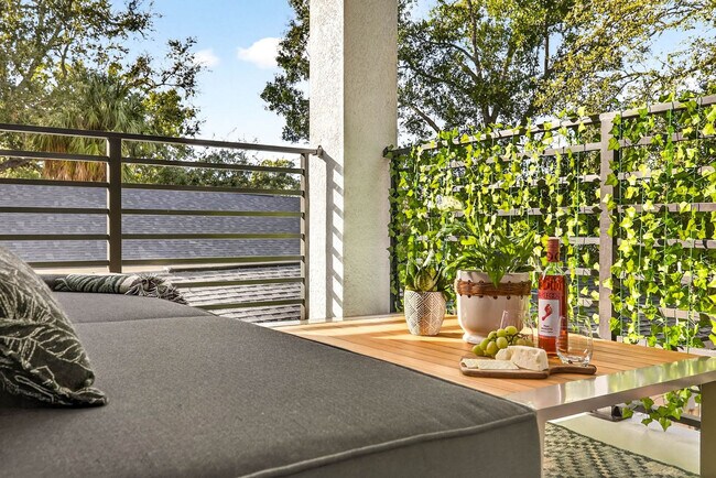 Building Photo - 1734 W Cherry St