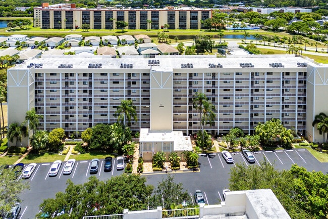 Building Photo - 7290 Kinghurst Dr