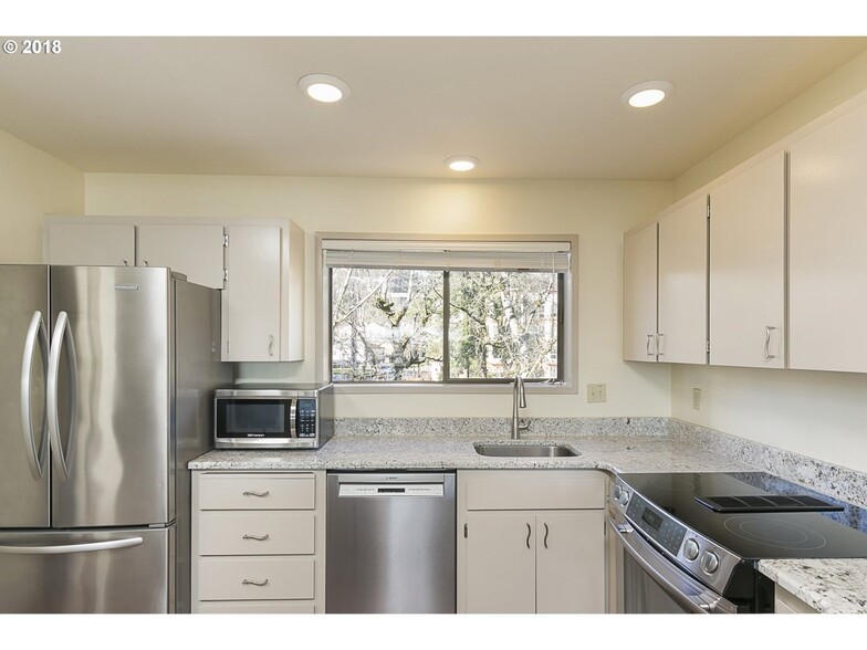 Building Photo - 5858 S Riveridge Ln