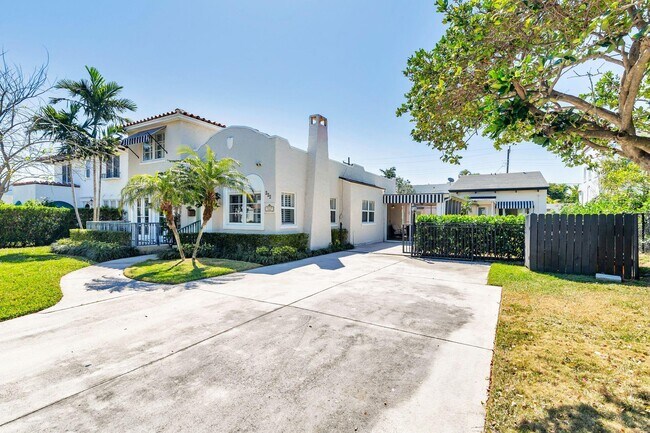 Building Photo - 222 Greenwood Dr