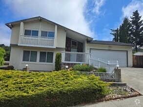 Building Photo - Tri-level Single Family Home
