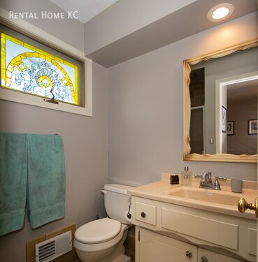 Building Photo - Remodeled Ranch w/Fin Bsmt Fenced Yard in ...