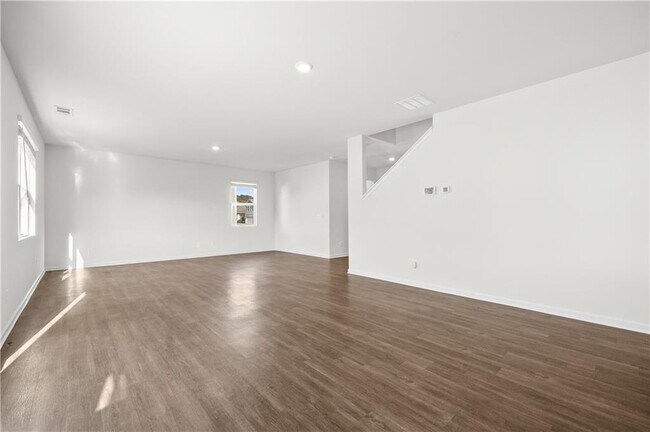 Building Photo - 63 Walnut Grv Wy