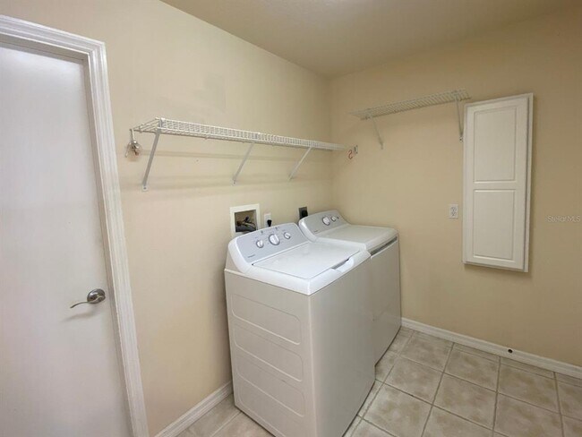 Building Photo - 15144 Lakeland Cir