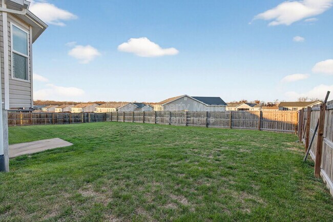 Building Photo - 401 Falcons Prey