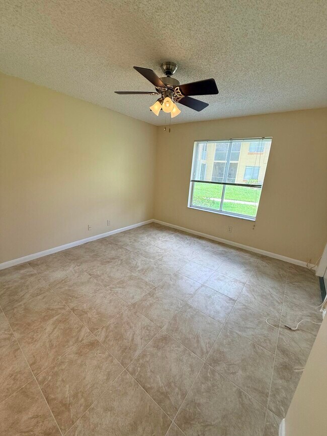 Building Photo - 1142 Coral Club Dr