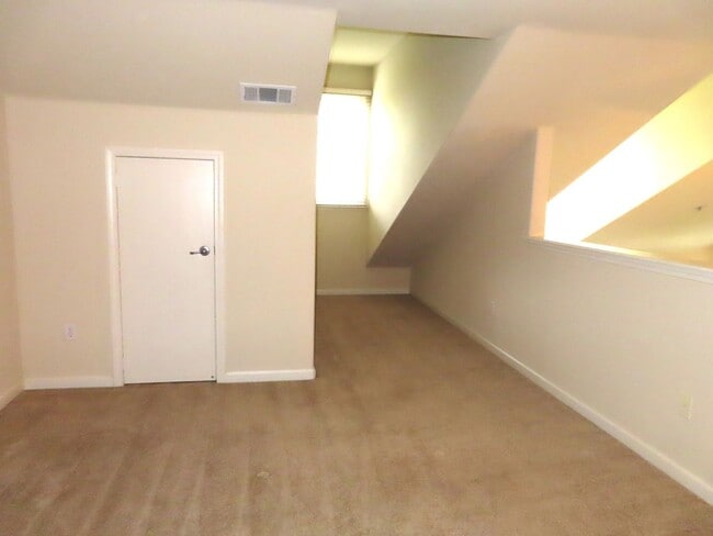 Building Photo - 9050 Double R Blvd