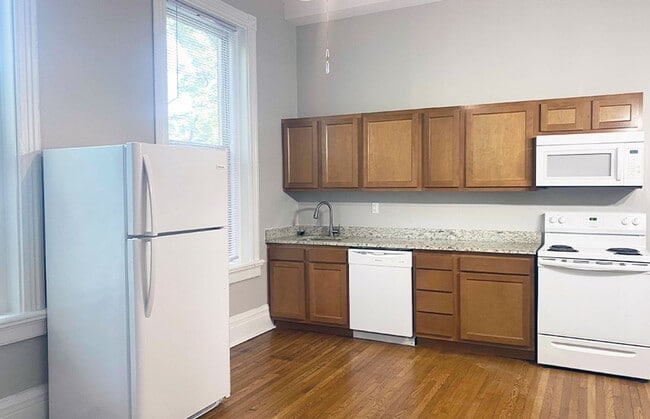 Building Photo - Ohio 2215-2217-2219