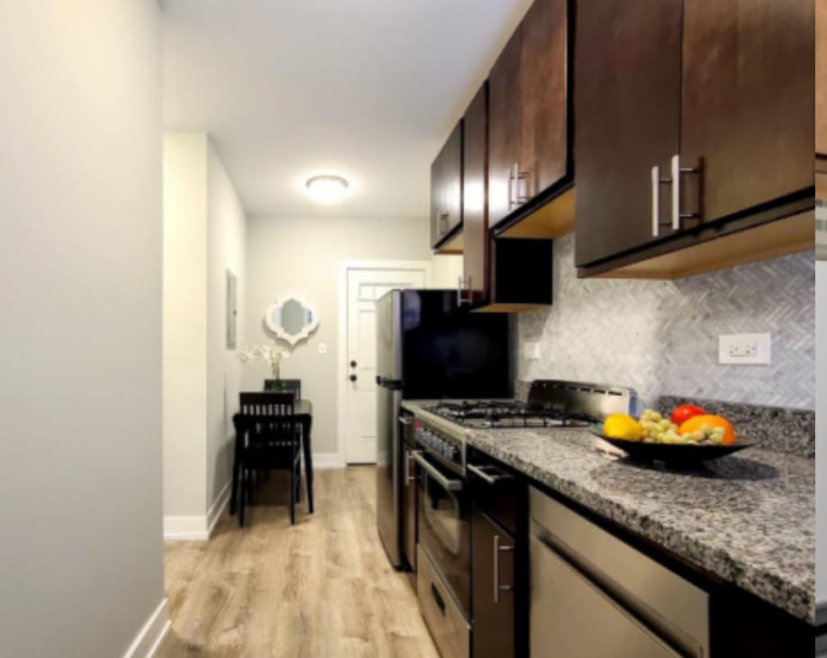 Building Photo - 437 W Belden