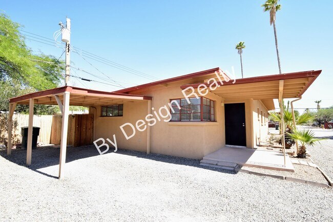 Building Photo - Midtown 2 Bed 1 Bath - A/C - Fenced Yard - Covered Parking