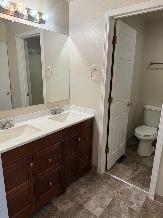 Building Photo - Recently remodeled Spanaway 3bd/1.75ba rambler available now!