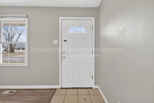 Building Photo - 129 Cameron Rd