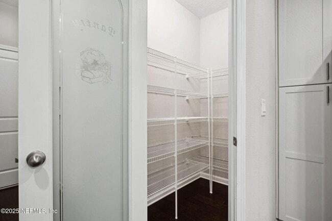 Building Photo - 2719 Chapman Oak Dr