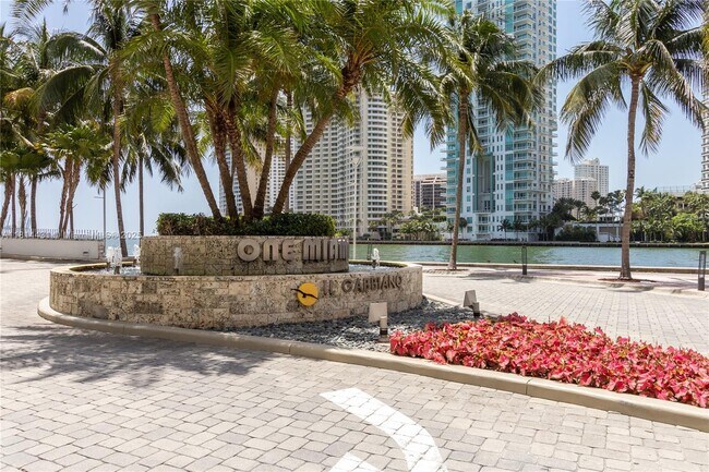Building Photo - 335 S Biscayne Blvd