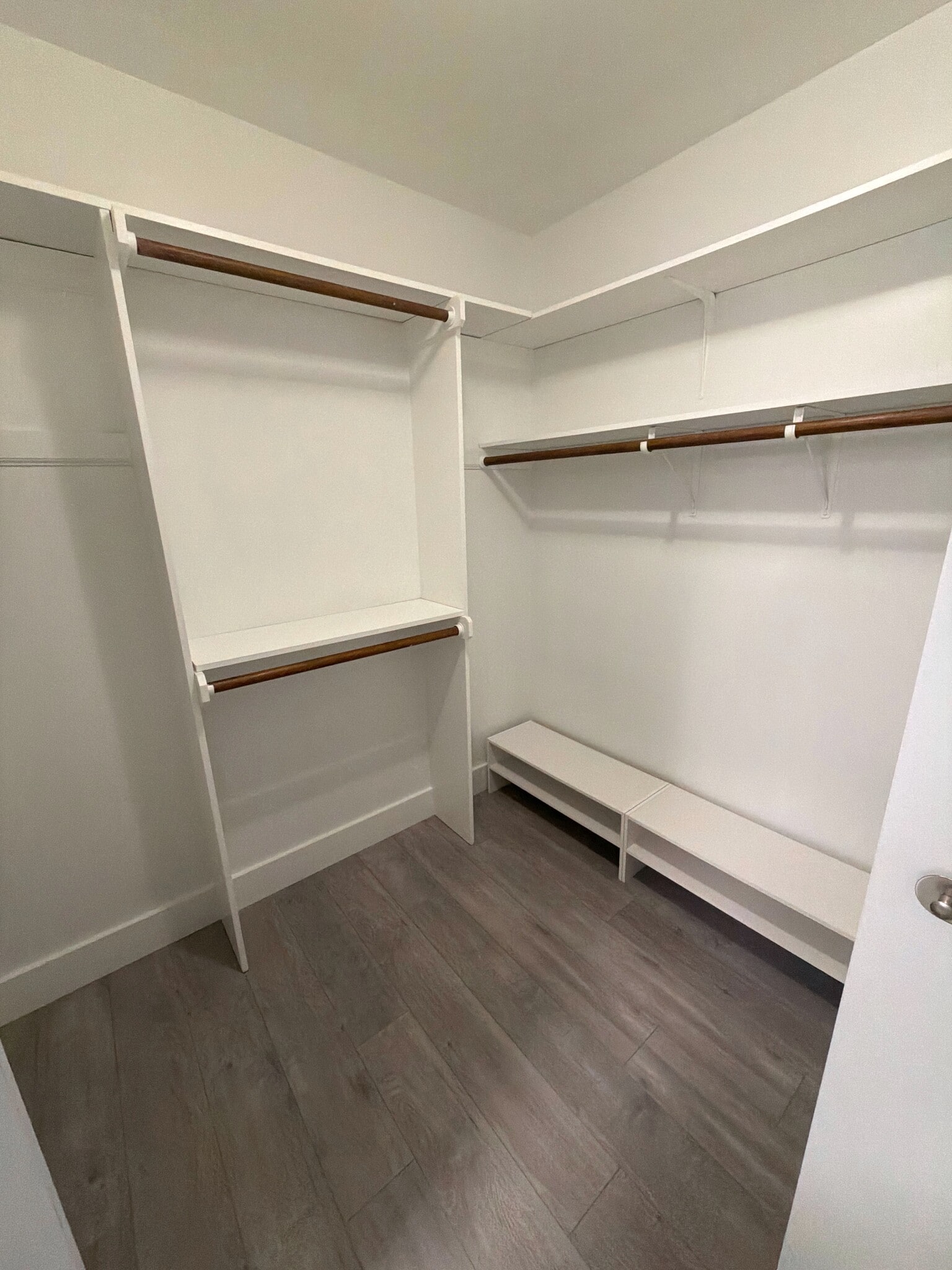 MORE of the walk-in. - 115 Waterfall Ct