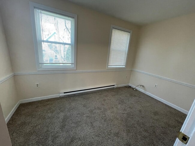 Building Photo - 15 Dawes St