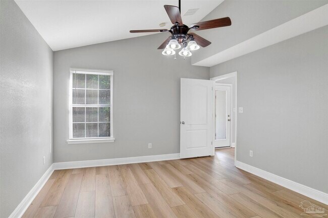 Building Photo - 5837 Creek Station Dr