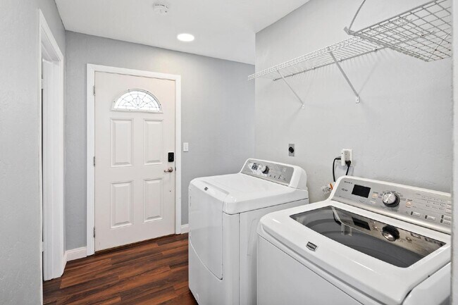 Building Photo - Remodeled San Diego Gem: 2-Bedroom + Den H...