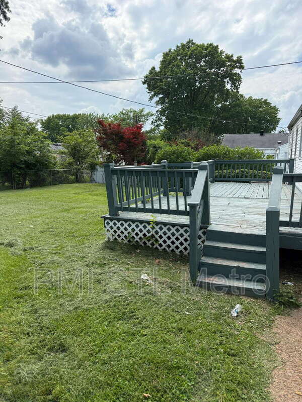 Building Photo - 1230 Roxton Dr