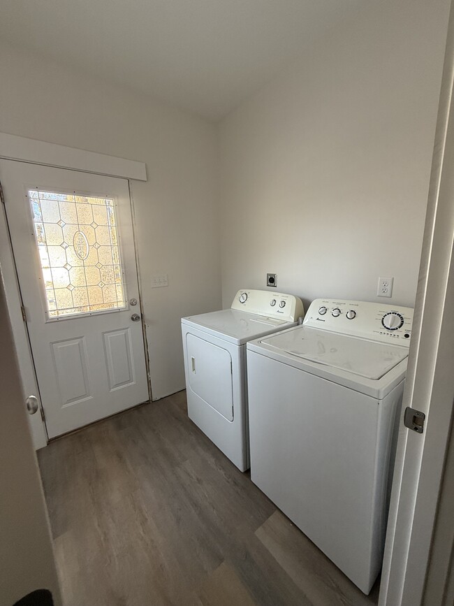 Building Photo - 1023 S 25th St