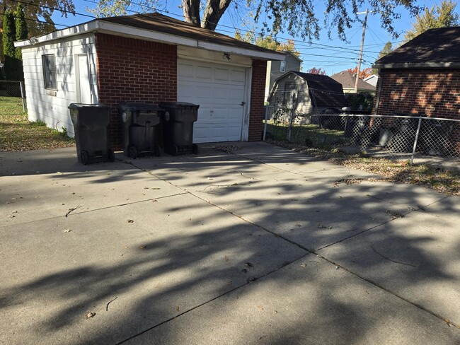 Building Photo - 17629 Prospect St