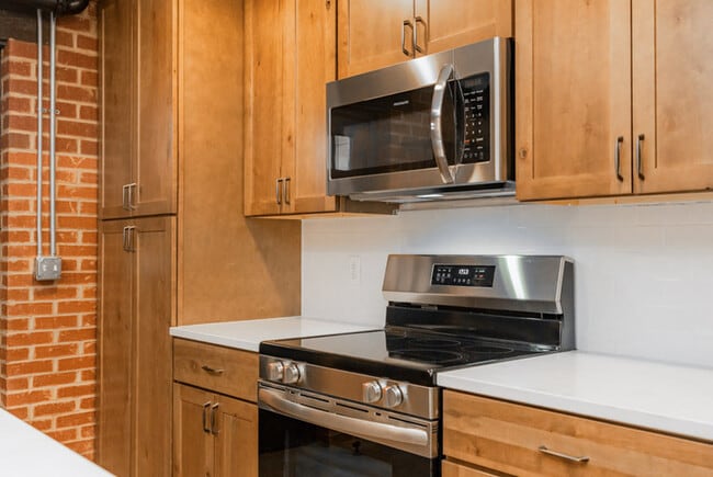 Building Photo - 225 Old South High St