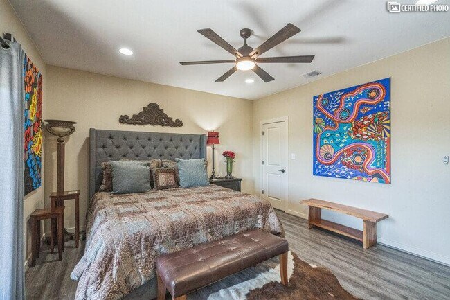 Building Photo - 505 Heron Dr