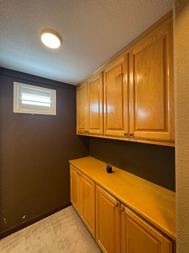 Building Photo - 1762 River Oaks Cir