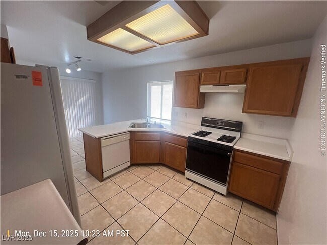 Building Photo - 6994 Cypress Gardens Ln