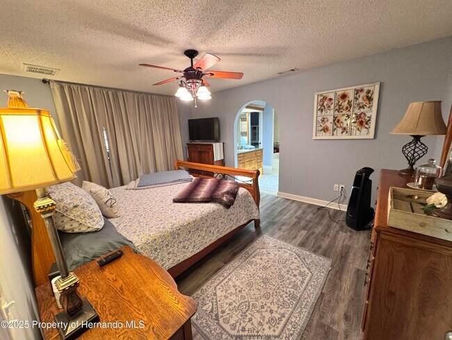 Building Photo - 5281 Aaron Ln