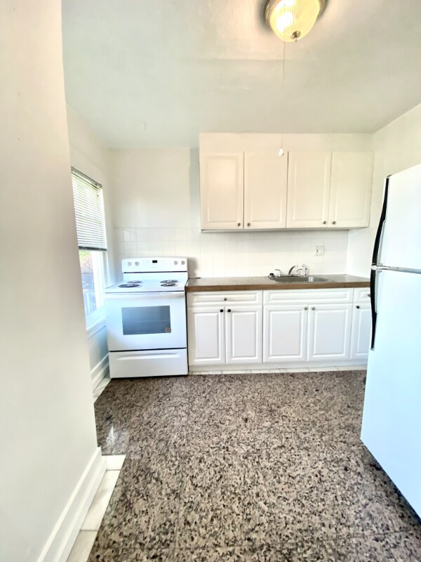 Building Photo - 901 N M St