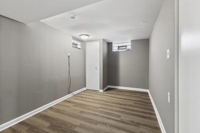 Building Photo - 815 W 187th St