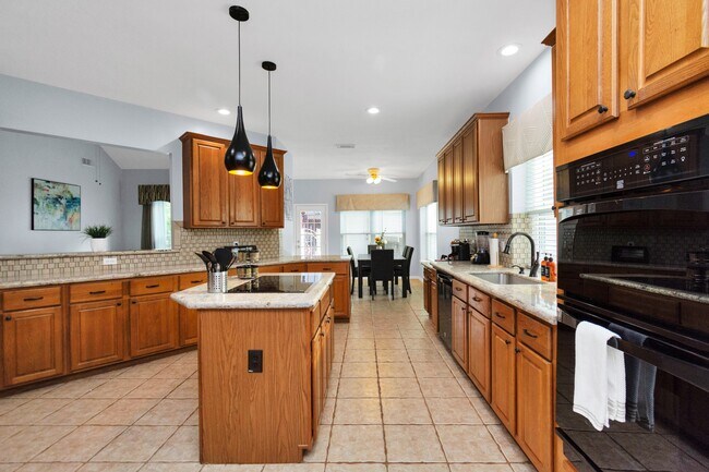 Building Photo - 19722 Cherry Oaks Ln