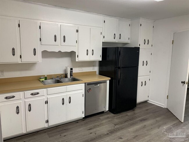 Building Photo - 9565 Sunnehanna Blvd