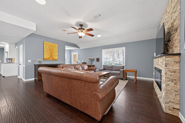 Building Photo - 35 Sheep Meadow Pl