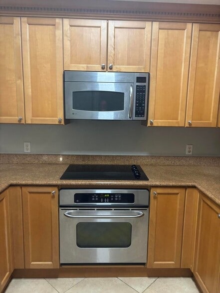 Building Photo - 3206 Renaissance Way