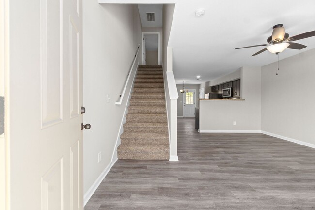 Building Photo - 499 Palmer Dr