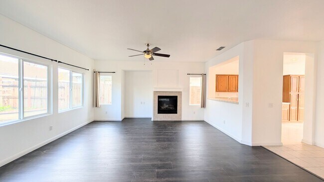 Building Photo - Very cute Single Story Single Family in Elk Grove