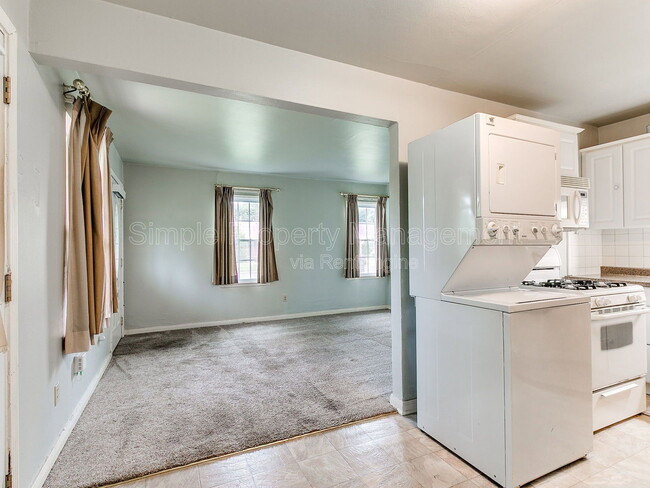 Building Photo - 810 N Marshall Dr