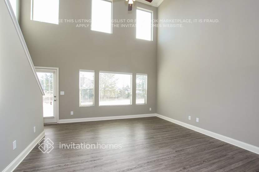 Building Photo - 5322 Roberta Crossing Dr