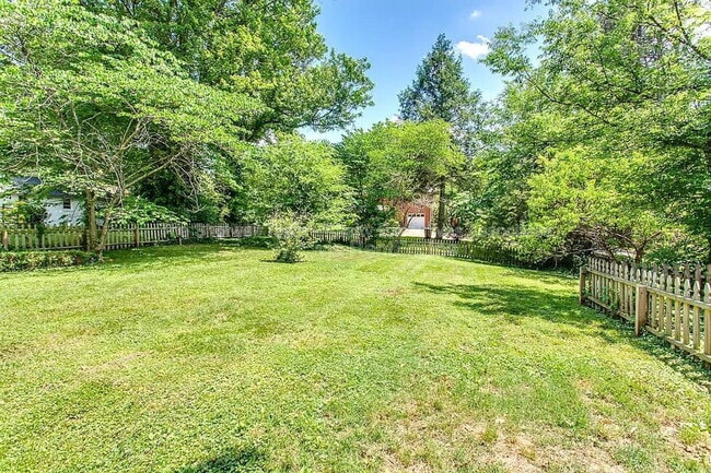 Building Photo - 438 McNabb Ave