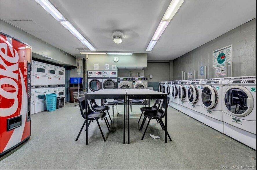 Building Photo - 2625 Park Ave