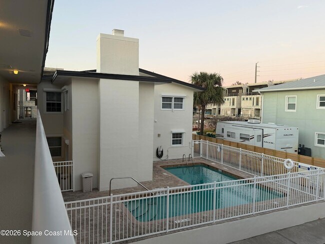 Building Photo - 154 Crescent Beach Dr