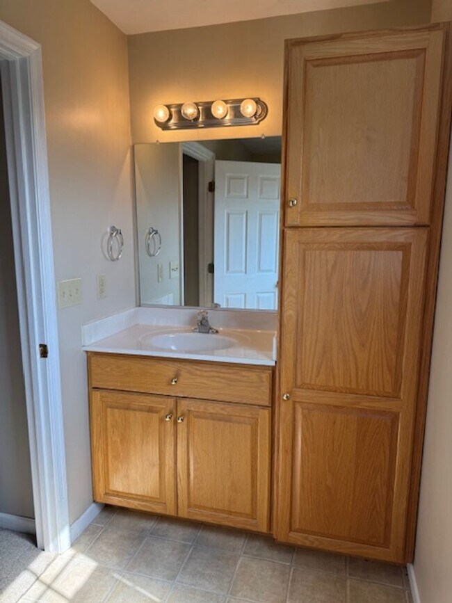 Building Photo - Single Family Home