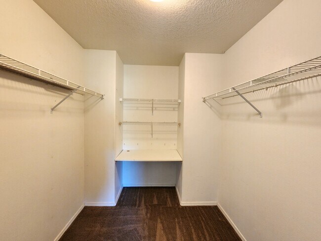 Building Photo - 849 NW Forest Creek Dr