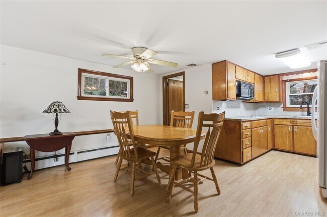 Building Photo - 19 King St