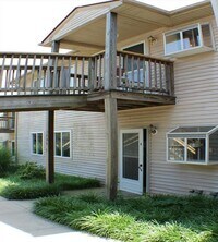 Building Photo - Redtail